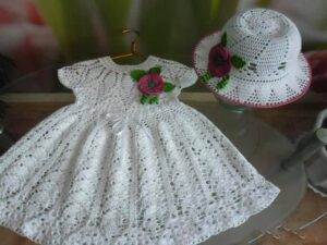 Read more about the article Dress Baby – Set with hat