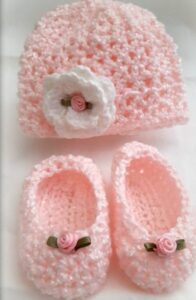 Read more about the article Easy Baby Booties – Free Crochet Patterns