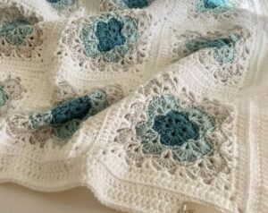 Read more about the article Ocean Shell Blanket | Crochet Blanket