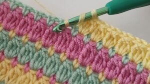 Read more about the article Crochet 3-color filled two-way baby blanket model